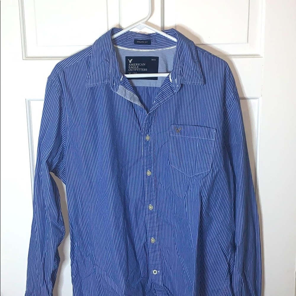 American Eagle Long Sleeve Button Up Athletics Fit